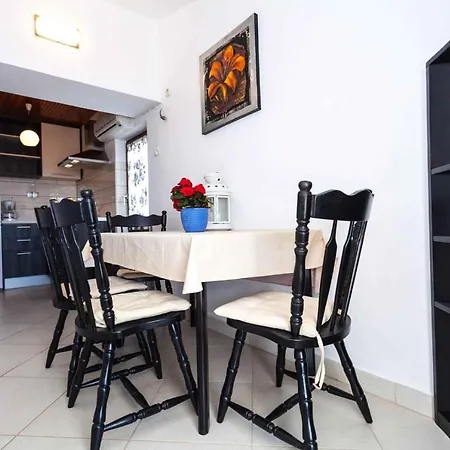 Apartment 3